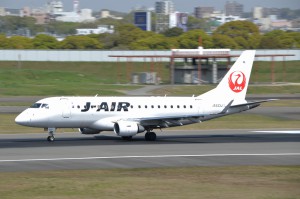 大阪国際空港３２Ｌ小型機