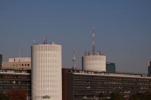 歩道橋の上より