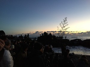 初日の出を見る人たち・１
