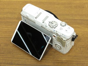 ｵﾘﾝﾊﾟｽ E-P5 WHT+M14-42+15・8・3