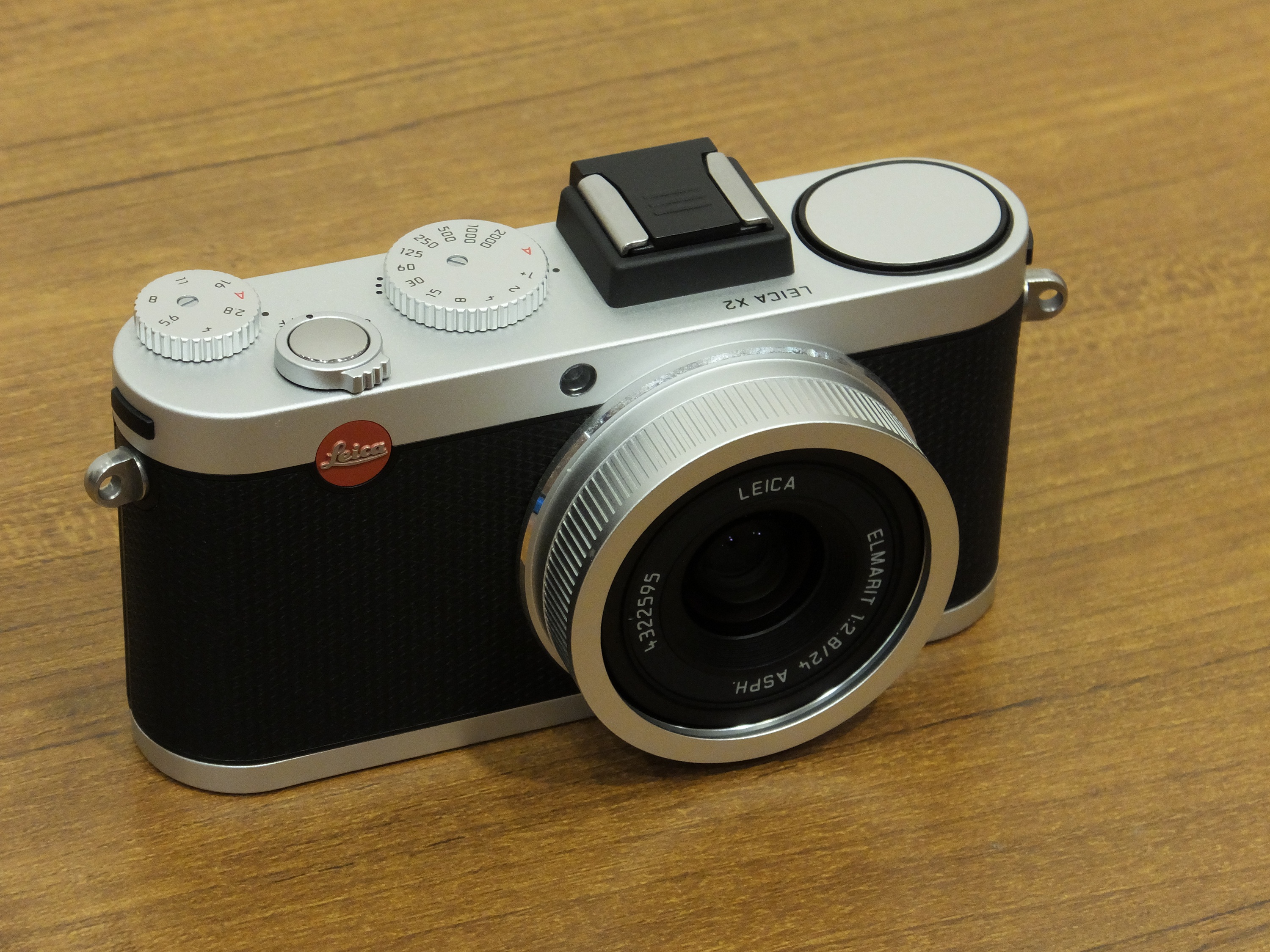 leica x2