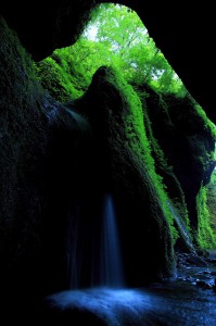 シワガラの滝