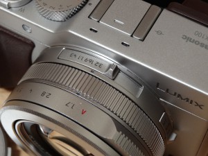 LX100外観アップ