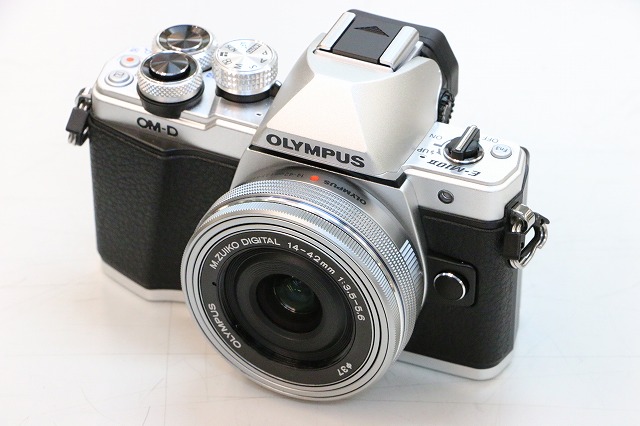 OLYMPUS E-M10 Mark II ジャンク