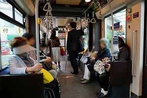 堺トラム車内