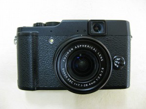 フジフィルム　X10