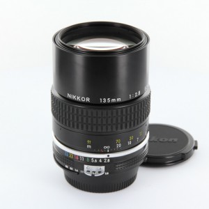 ﾆｺﾝ AI 135/2.8