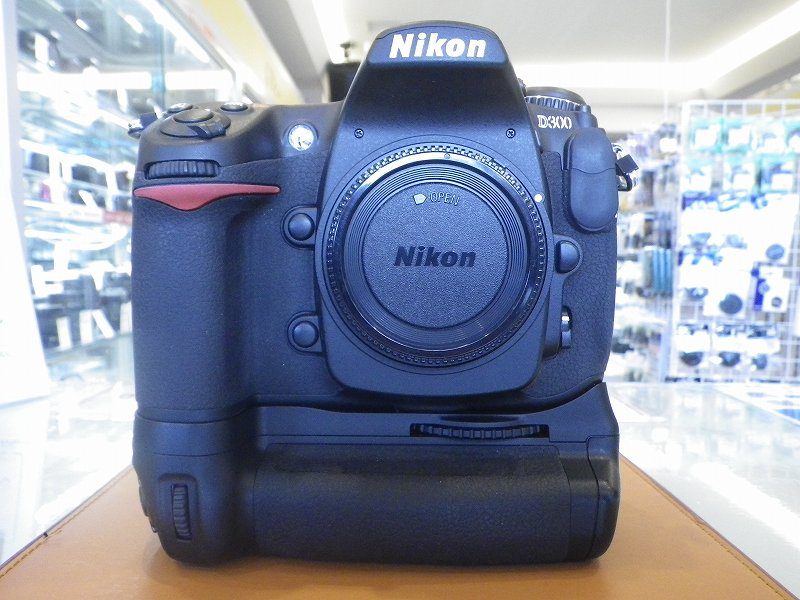 中古デジタルカメラ Nikon D300＋MB-D10（2016/01/11）