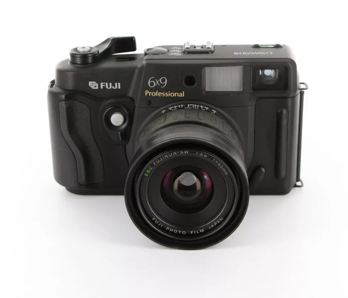 全国の写真館で活躍したフィルム時代のフジフイルムGSW 690 II