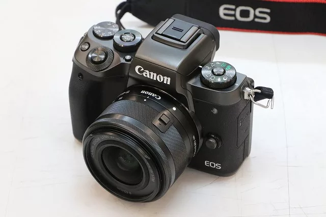 CANON キヤノン EOSM5