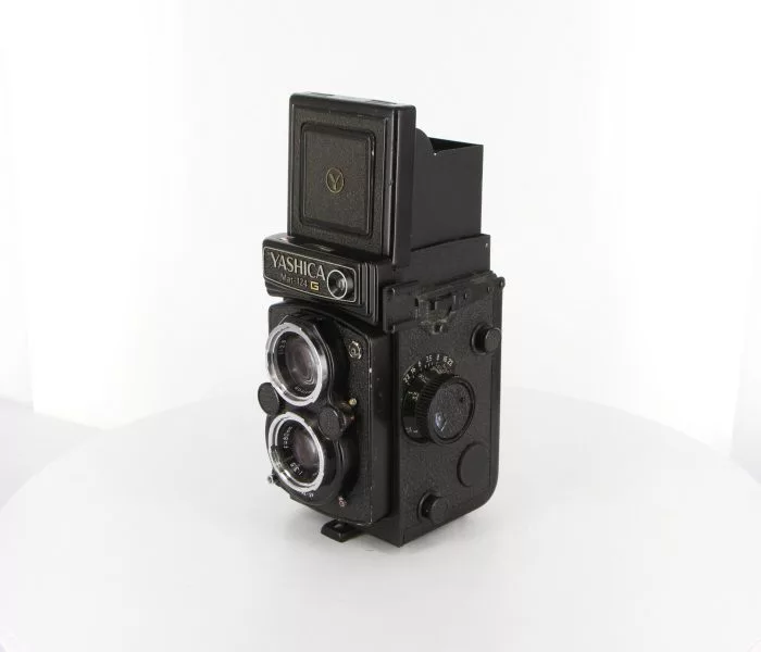 入荷情報】 YASHICA Mat-124G