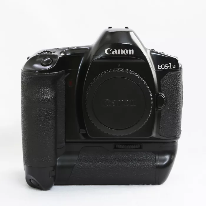 【中古カメラ入荷情報】キヤノンフィルムカメラ最高峰のEOS1VやEOS1Nそれから弟分のEOS3がぞくぞく入荷しました。