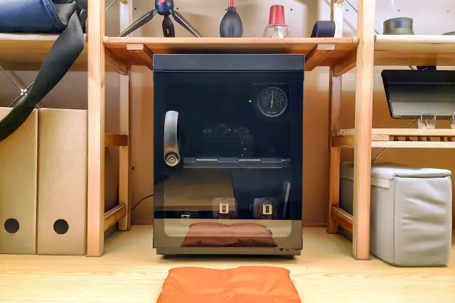 カビやクモリの防止には防湿庫