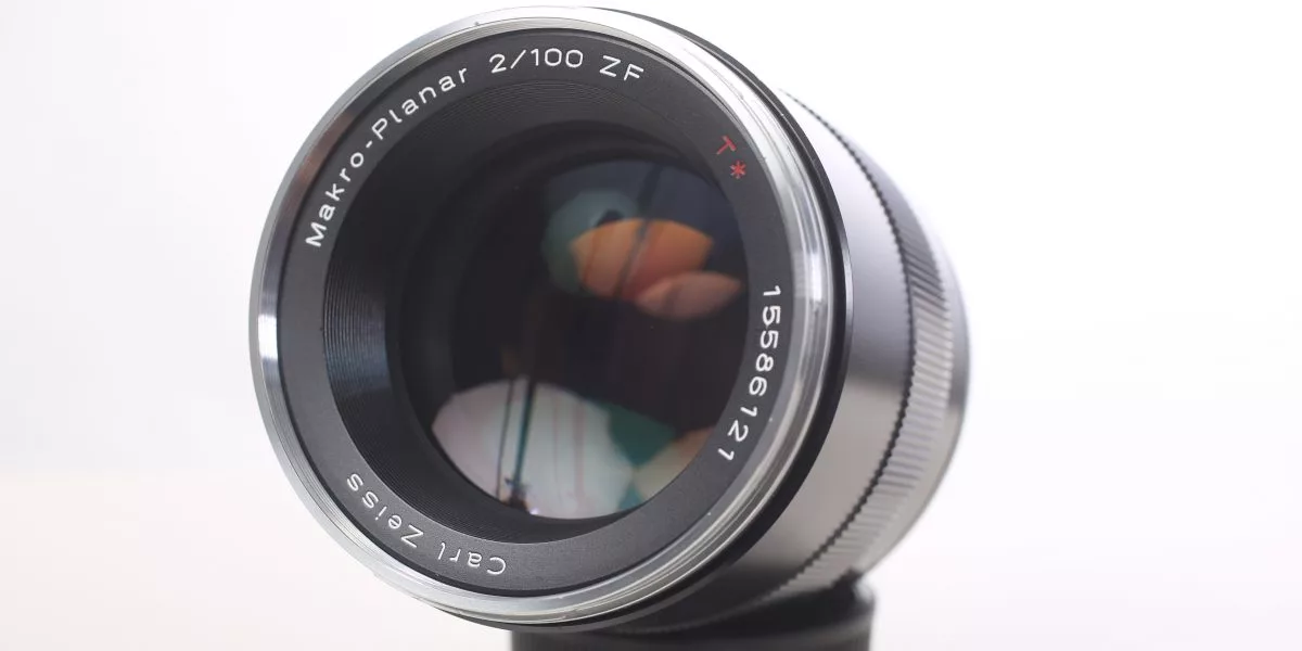 手放さないと誓った神レンズ】Carl Zeiss Makro-Planar T* 2/100 ZF