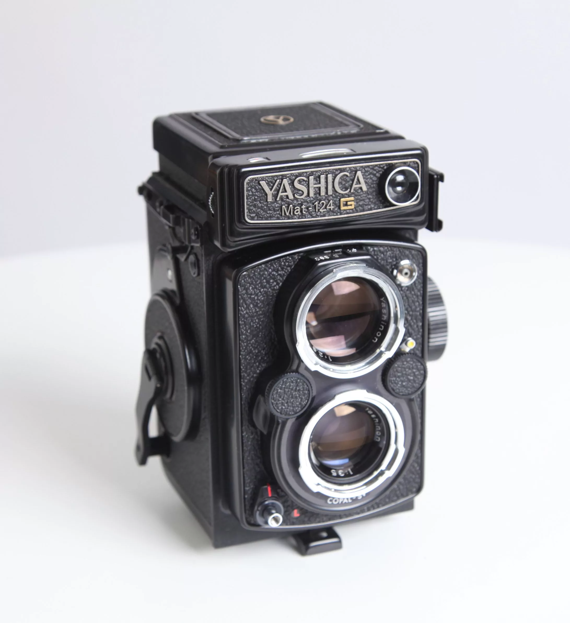 【3555】★YASHICA ヤシカ★Mat-124G 二眼レフ フィルムカメラ / レンズ・ケース・ストロボ・説明書付き (経年保管品