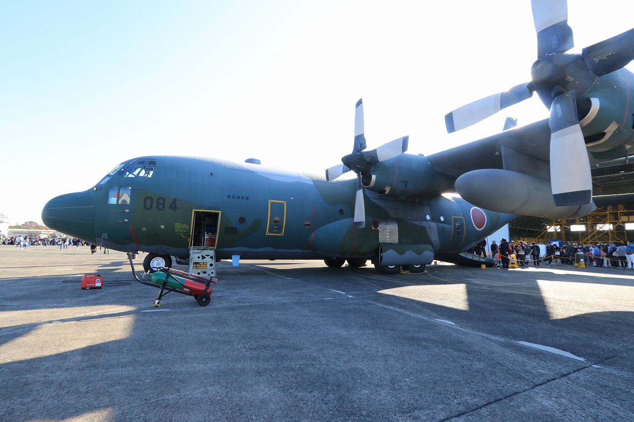 【作例付き撮影地情報】 ブルーインパルスを撮る・愛知県小牧「航空祭・小牧基地」