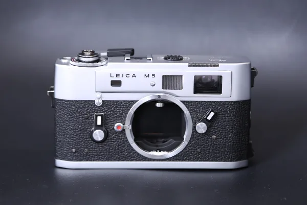 LEICA M5