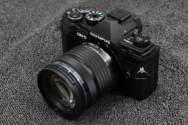 OLYMPUS OM−D E−M5 OM-D E-M5 レンズキット BLACK-