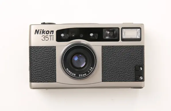 Nikon 35Ti コンパクトフィルムカメラ 【動作確認済・電池2個付】