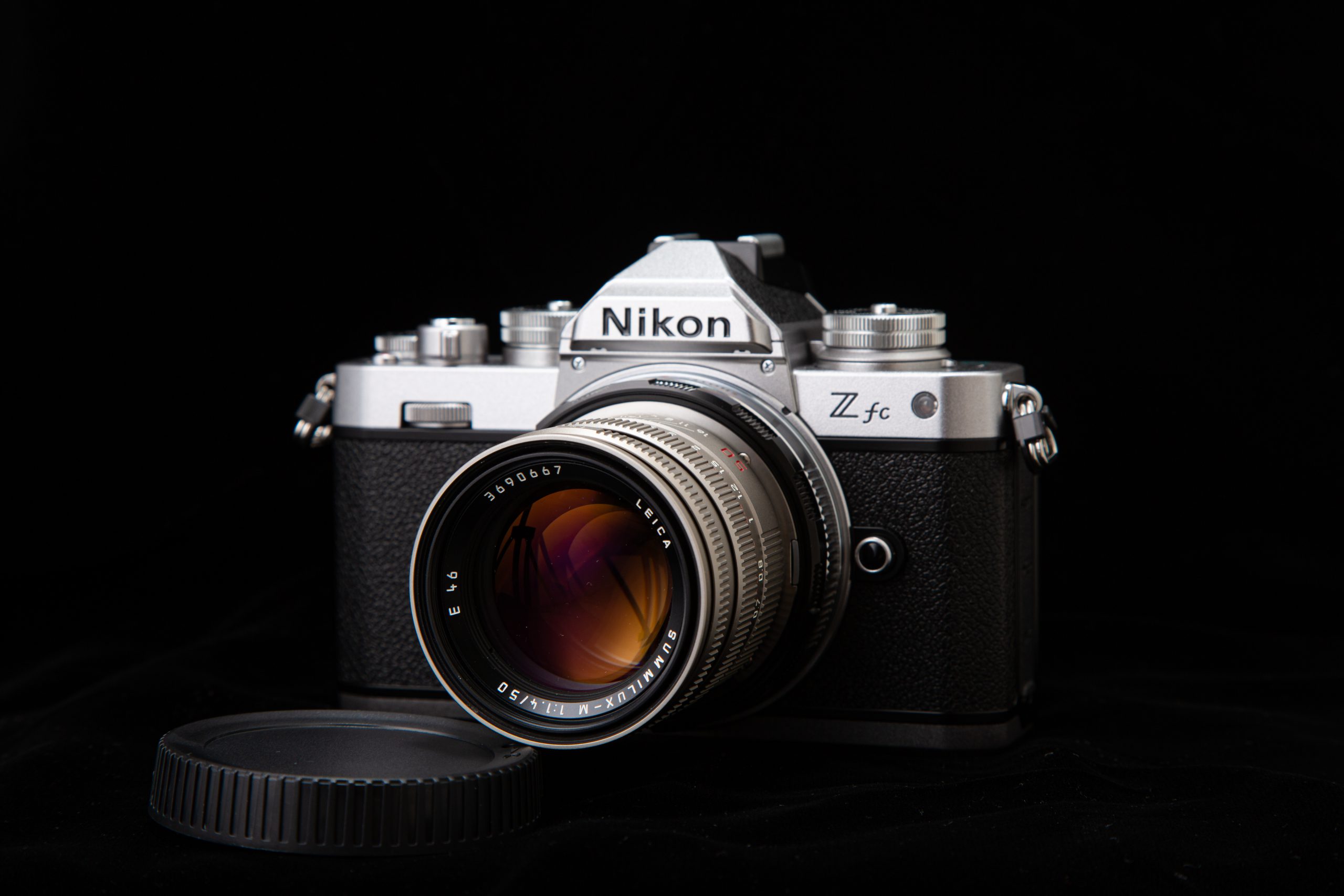 Nikon Z fc+ズミルックス M50mm F1.4 フード組込チタン
