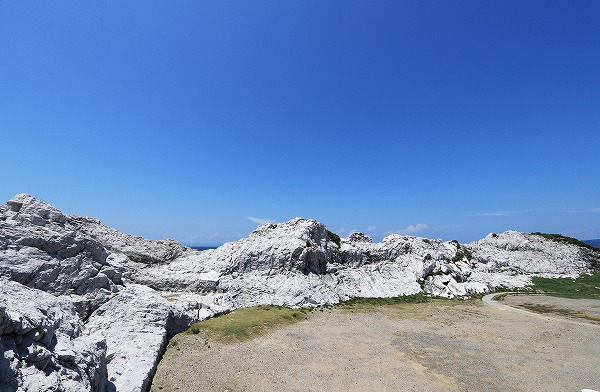 【作例付き撮影地情報】 和歌山県の夏「日本のエーゲ海!?・白崎海岸」