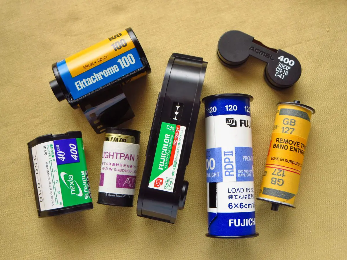 フィルムセット売り！35mm.ブローニー、ネガ／ポジ期限切れ冷蔵庫保管品