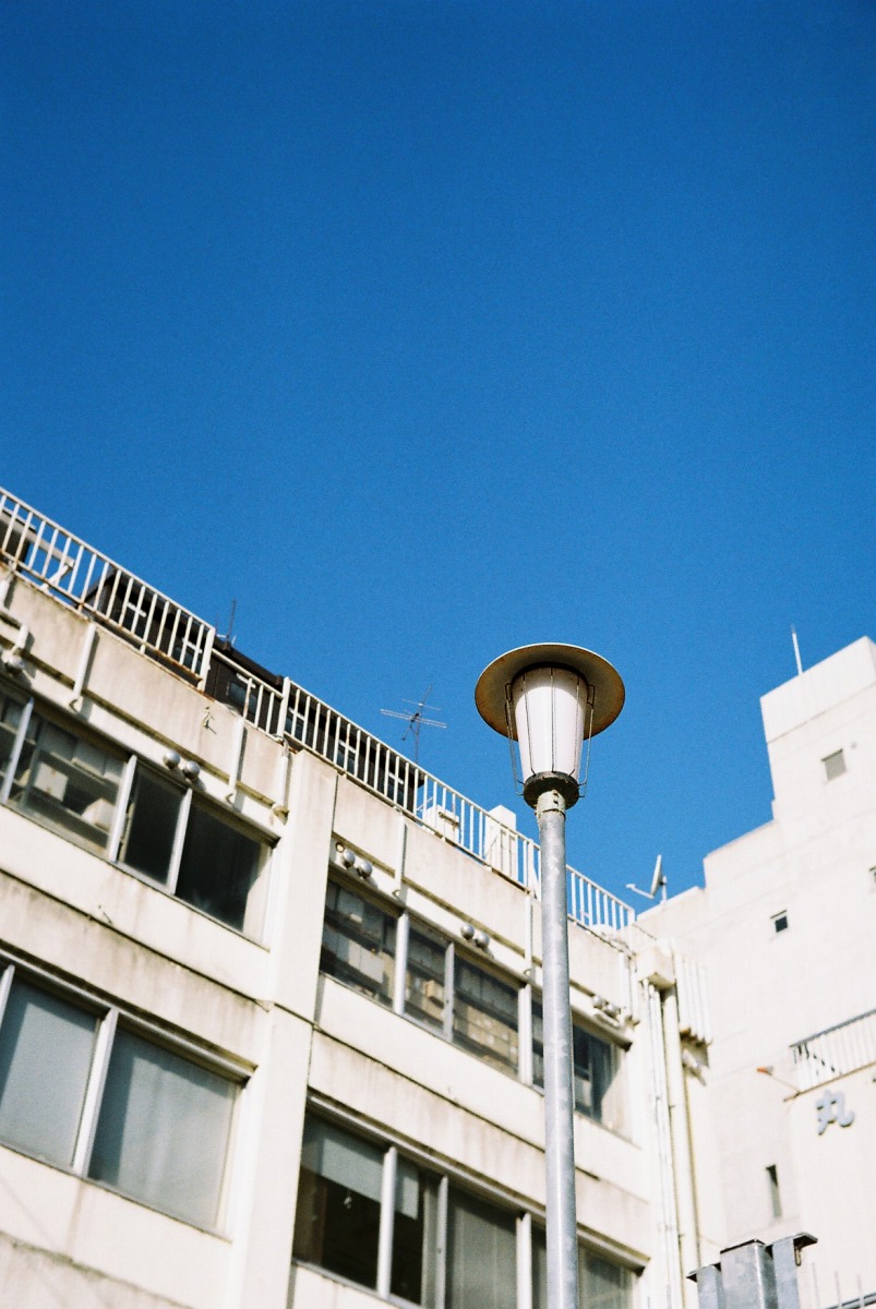 Leitz Minolta CL + NOKTON classic 40mm F1.4 MC (Kodak ProImage100)　青空
