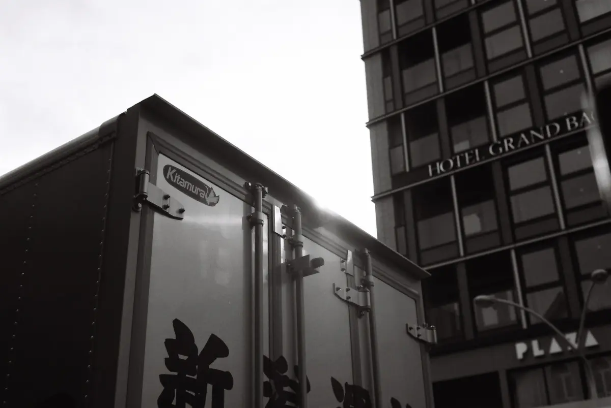 Leitz Minolta CL + NOKTON classic 40mm F1.4 MC (ILFORD DELTA 100 )　絞って逆光