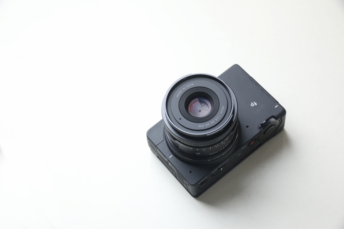 SIGMA fp + 45mm F2.8 DG DN Contemporary