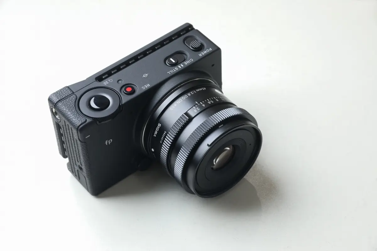 SIGMA fp 外観