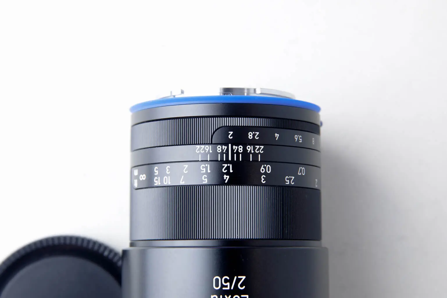 ZEISS Loxia 2/50　ツァイスカラーのシーリング