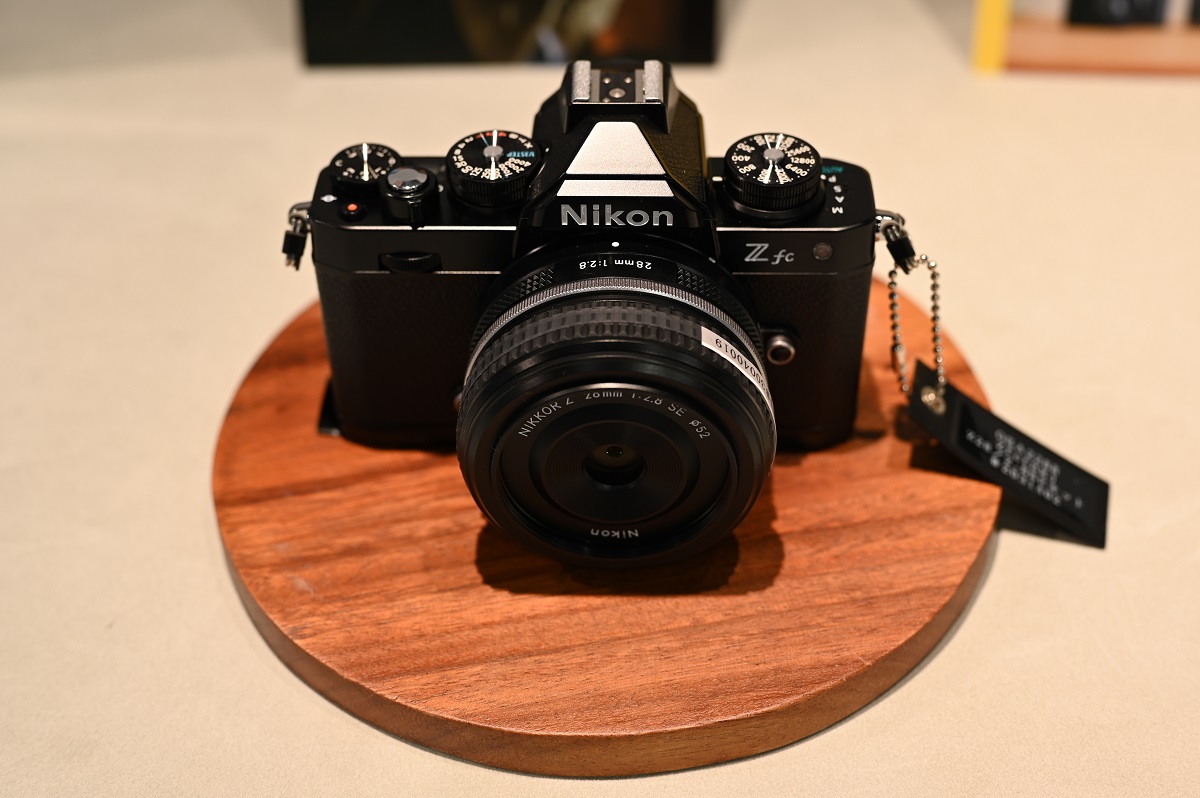 ＮＩＫＯＮ　Ｚ　ｆｃ　ブラック