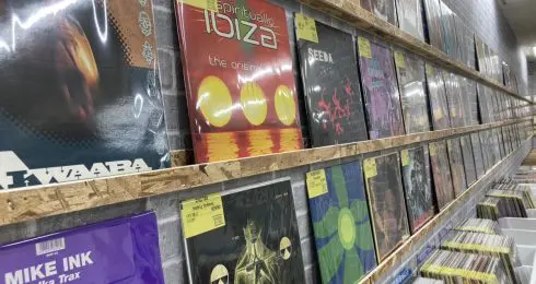 バナナレコード 大阪梅田店