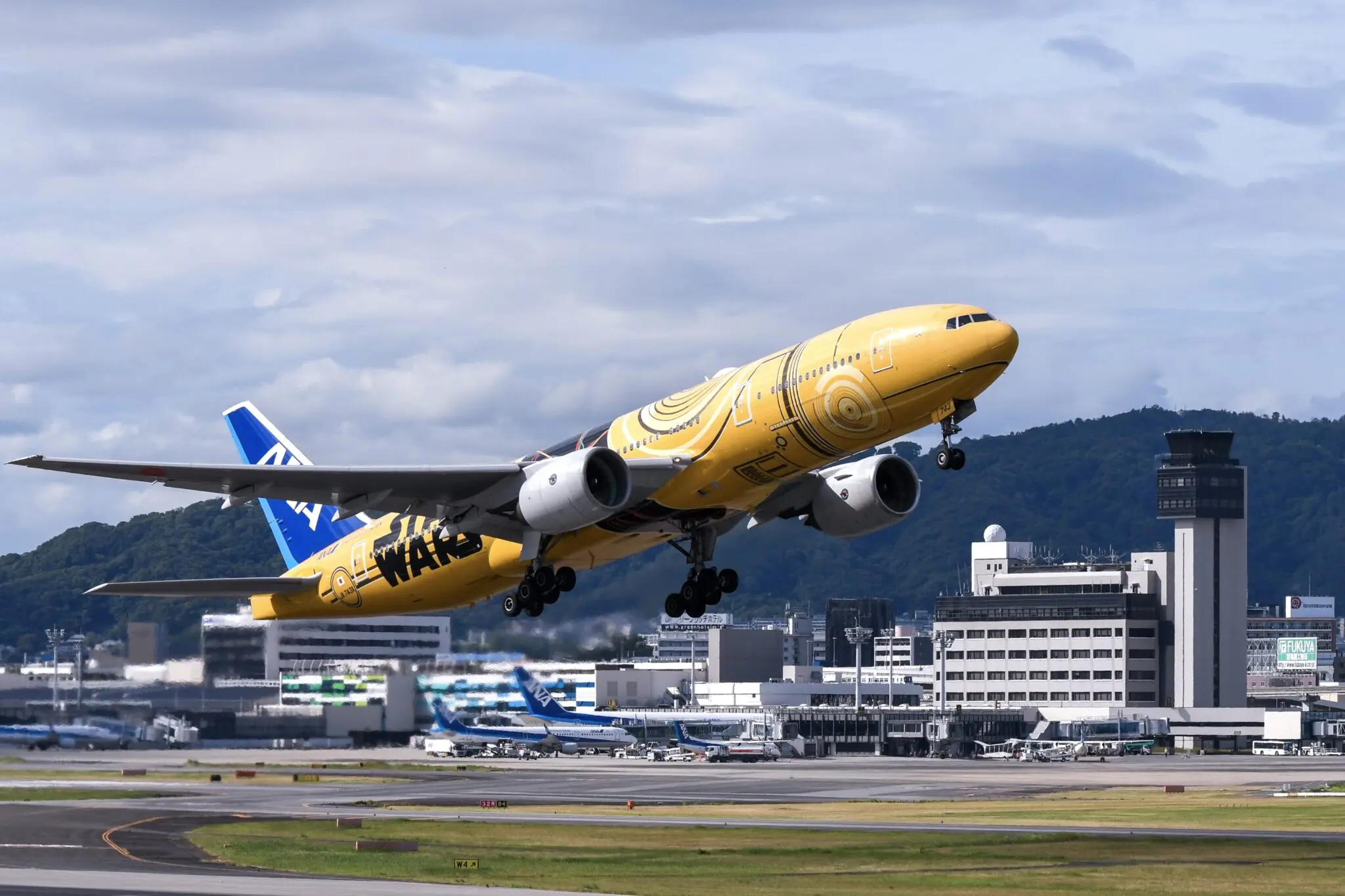 伊丹スカイパークから撮った飛行機