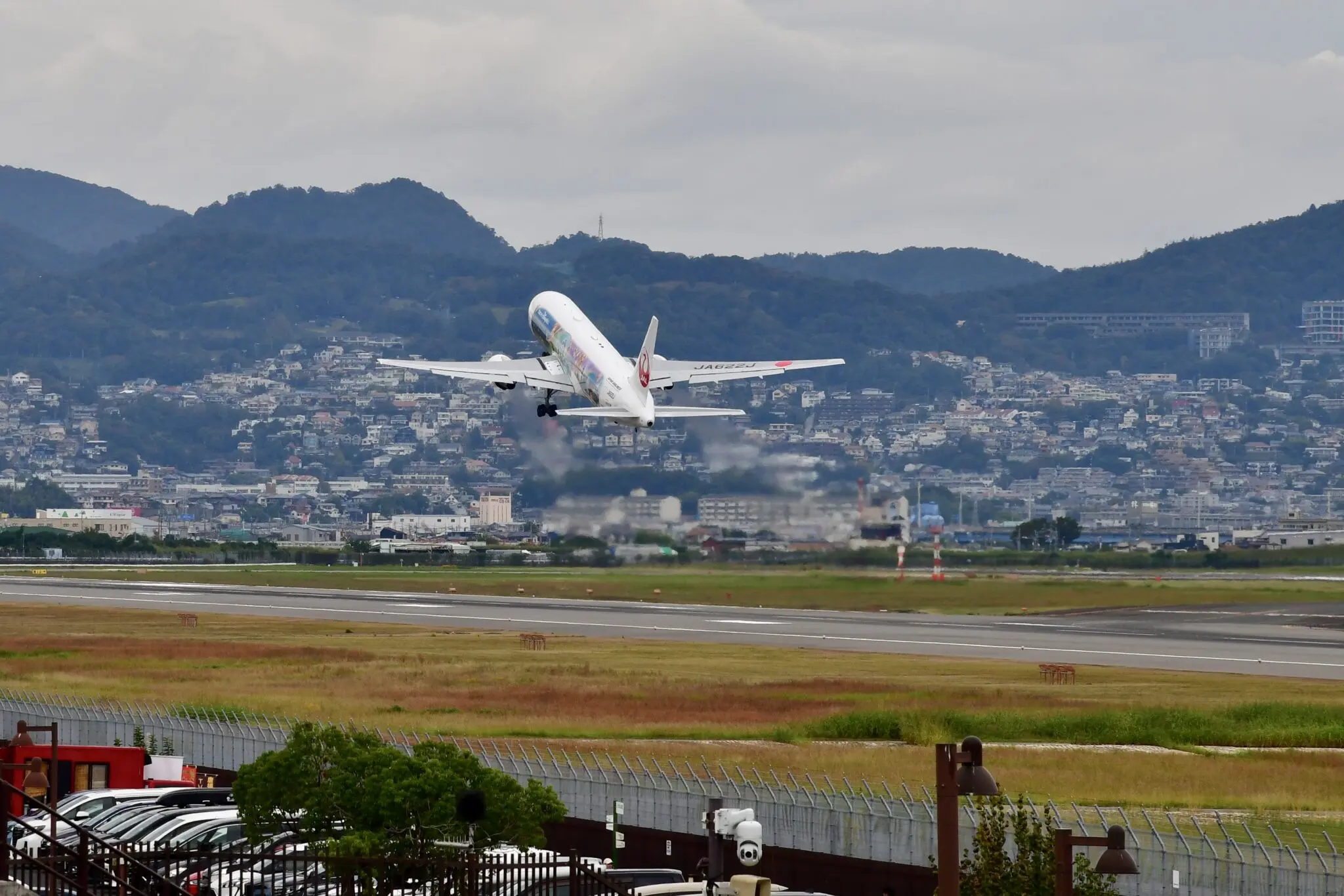 伊丹スカイパークから撮った飛行機